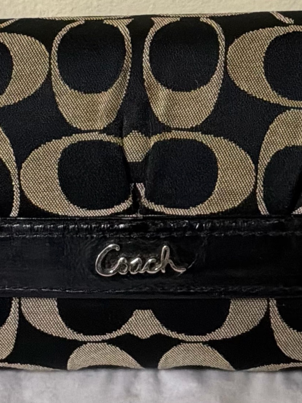 EUC-Coach Black and Cream Signature Canvas Wallet